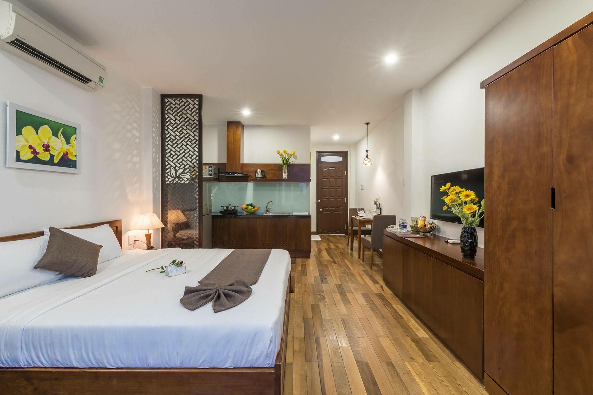 Ocean Flower Hotel Danang Exterior photo