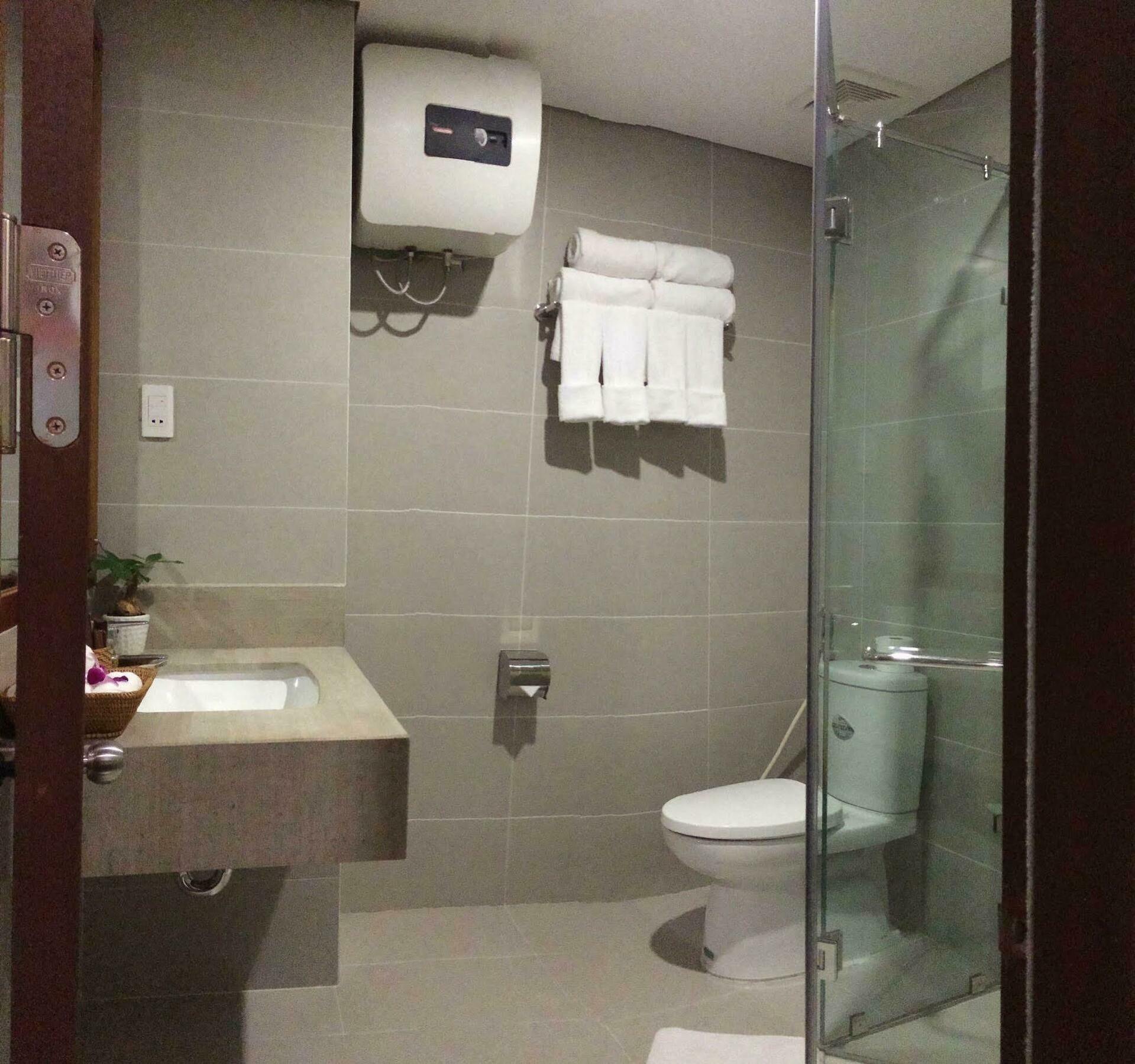 Ocean Flower Hotel Danang Exterior photo