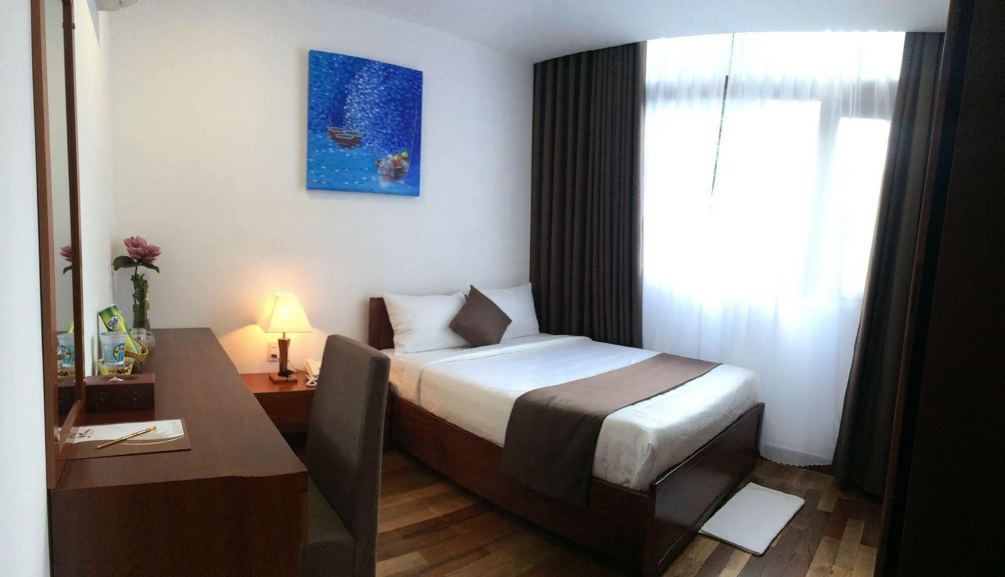 Ocean Flower Hotel Danang Exterior photo