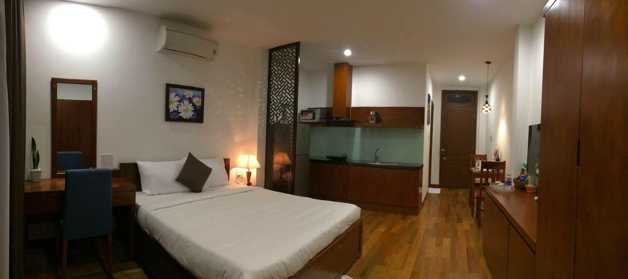 Ocean Flower Hotel Danang Exterior photo